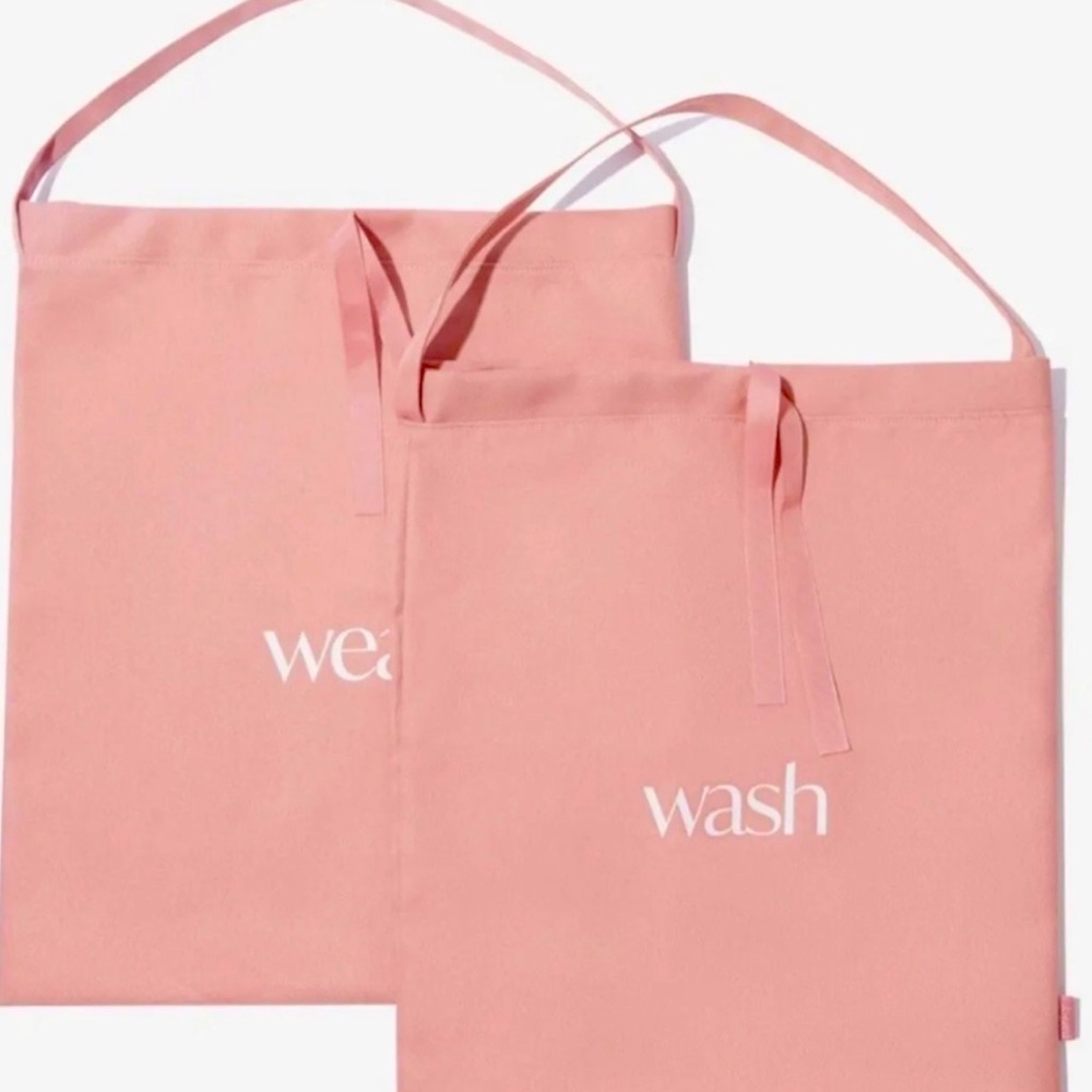 Pink set of travel laundry 🧺 bags 🩷🩷🛍️ labeled